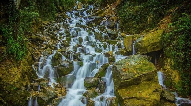 آبشار آب پری