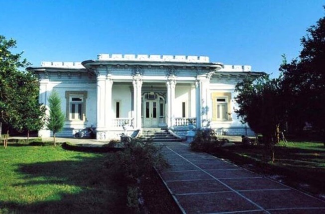 کاخ چایخوران