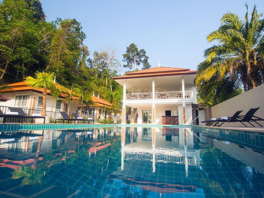 ویلا در نوشهر لب دریا