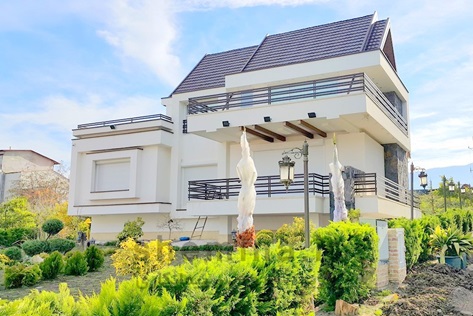 ویلا ساحلی با املاک جهان