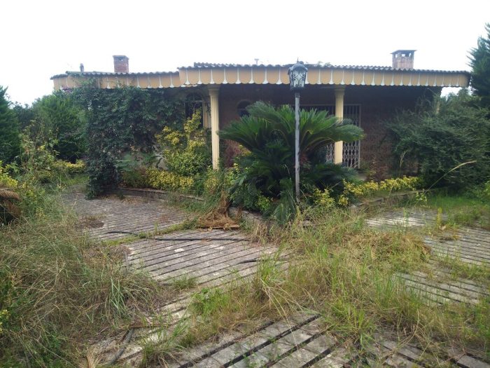 معادلات ویلا ساحلی قریمی